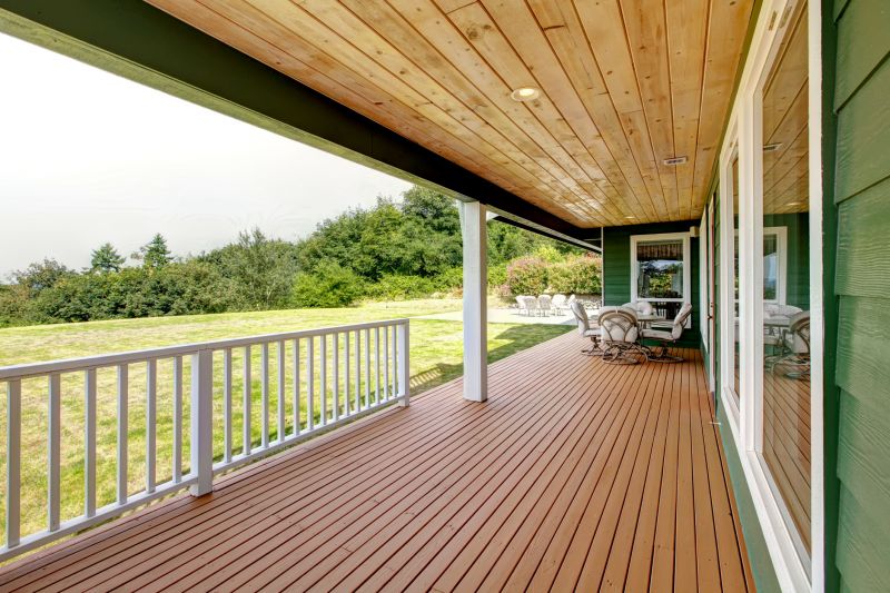 Spacious Outdoor Deck