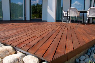 Elegant Wood Deck Design